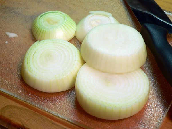 Beaufort Stew, slice your onion.
